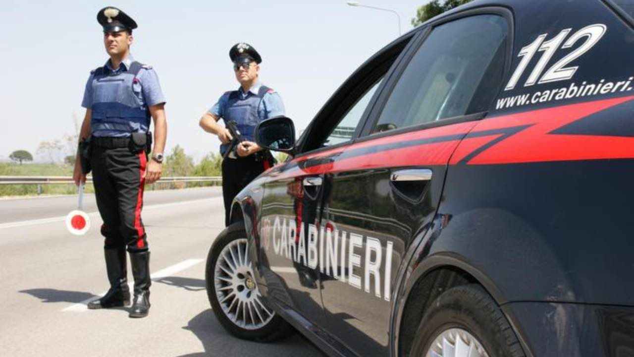 Posto di blocco: un solo “bip” di questo apparecchio e sono 3.300€ di multa | A Pasqua già agendato il massacro