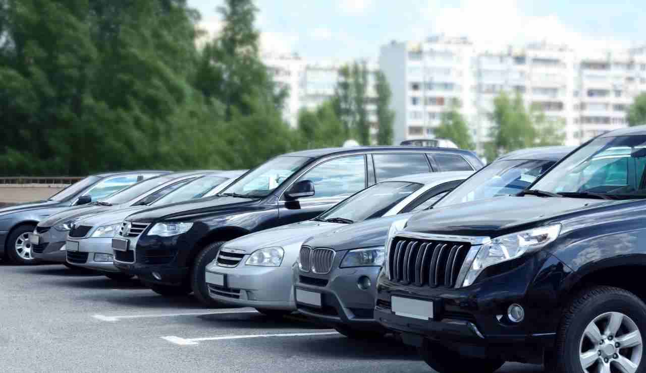 Parcheggi, scatta la maggiorazione: paghi il 30% in più o non trovi la macchina | È ufficiale, passata la legge