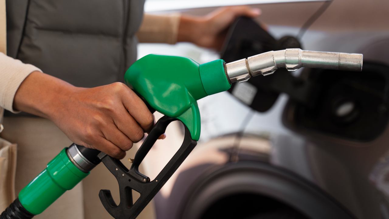 Allarme benzina, sta per arrivare il rincaro più alto di sempre | +20 centesimi in un solo colpo