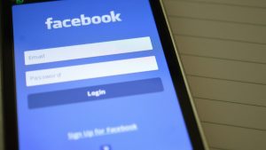 Nuova truffa su Facebook - fonte Pexels - valsesiachannel.it